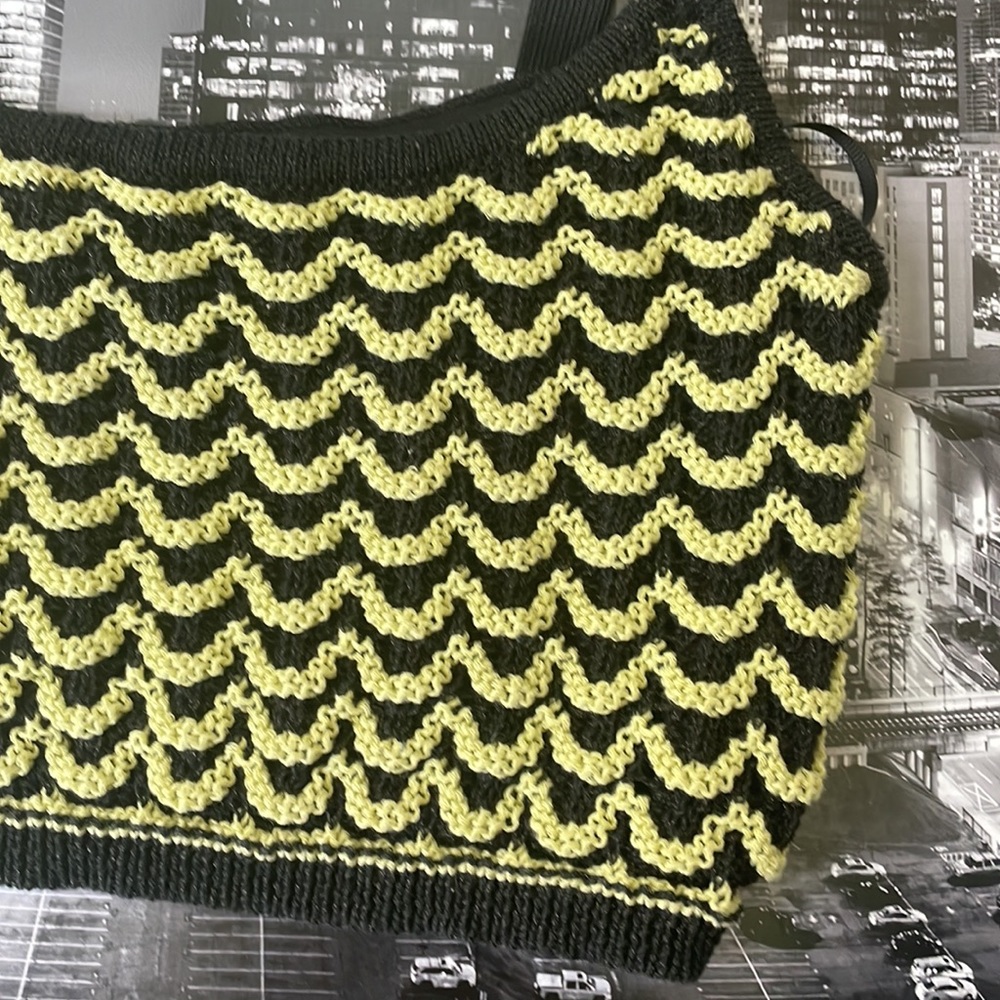 Zara Crop Top - Picture 2 of 7